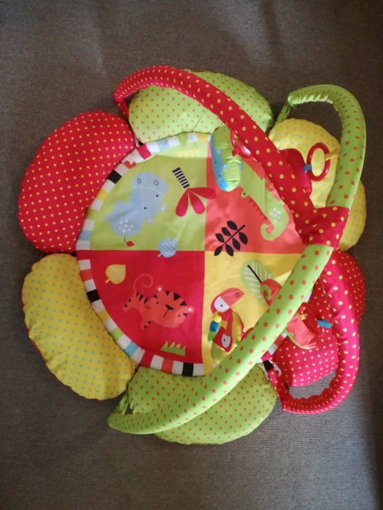 red kite safari play gym